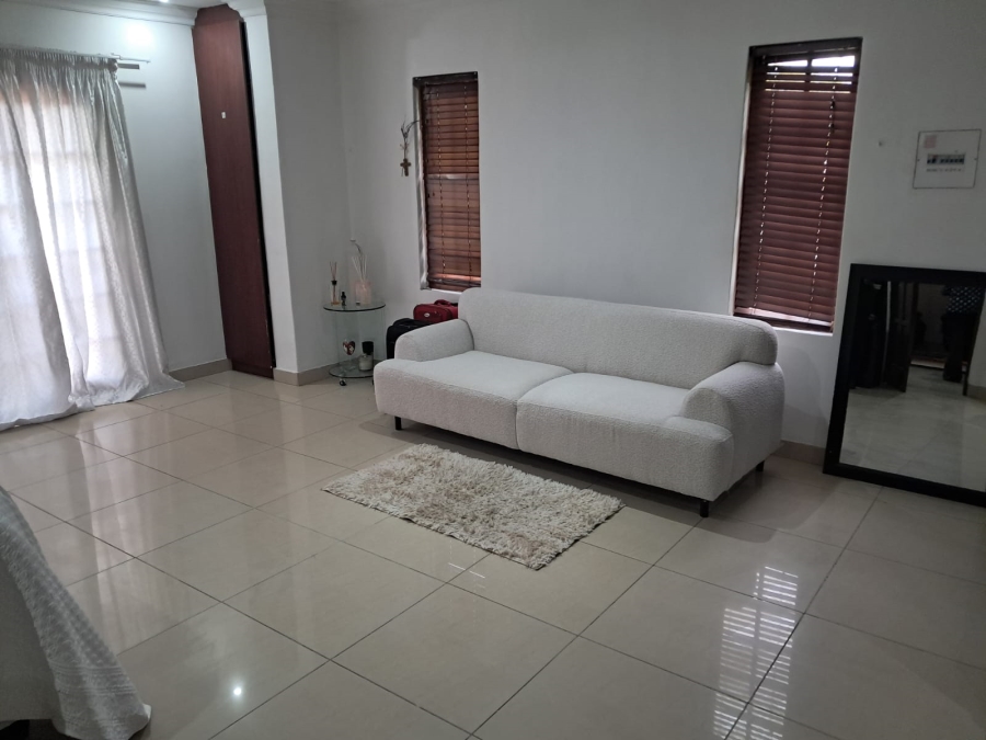 6 Bedroom Property for Sale in Safari Gardens North West